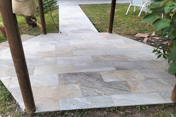 Carrelage à Saint Bonnet de Mure (69720) 2